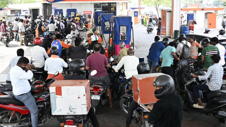 Motorists in Chennai say fuel outlets are pushing them to buy premium petrol- NSP NEWS